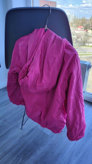 Детская курточка для девочки с капюшоном демисезонная длина 50 см