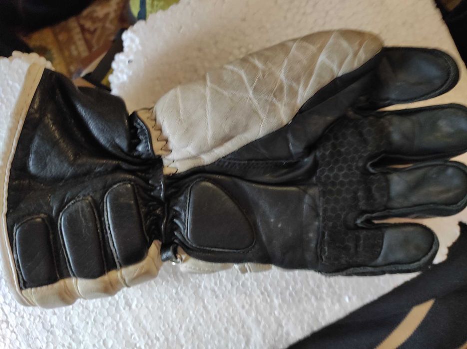 Мото перчатка 1 шт б/у хорошее состояние