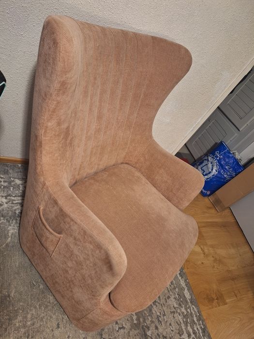 Fotel bujany z funkcją obrotową