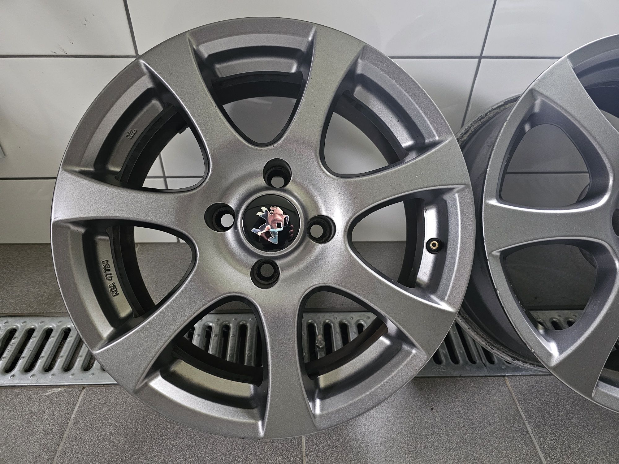 16 4x108 Citroen C3 C4 C5 DS3 DS4 Berlingo Peugeot 308.3008.2008