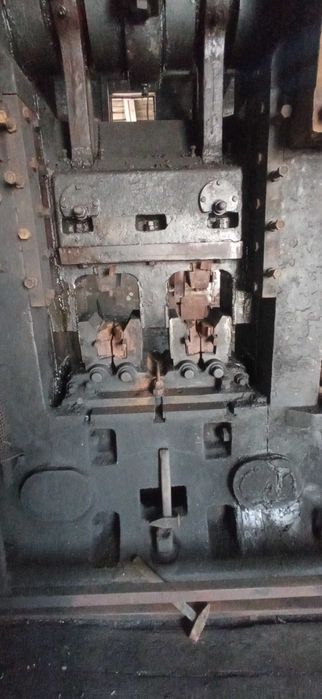 prasa mechaniczna o nacisku 300 t