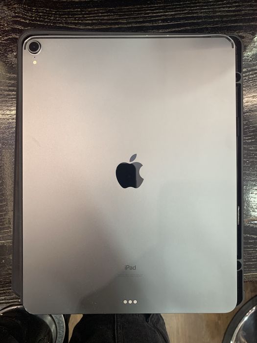 iPad Pro 12.9” 3ª Geração Wi-Fi – Excelente Estado, Pronto para Usar