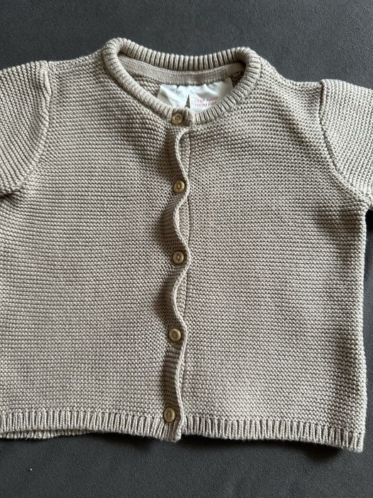 R. 62 Beżowy sweterek rozpinany H&M