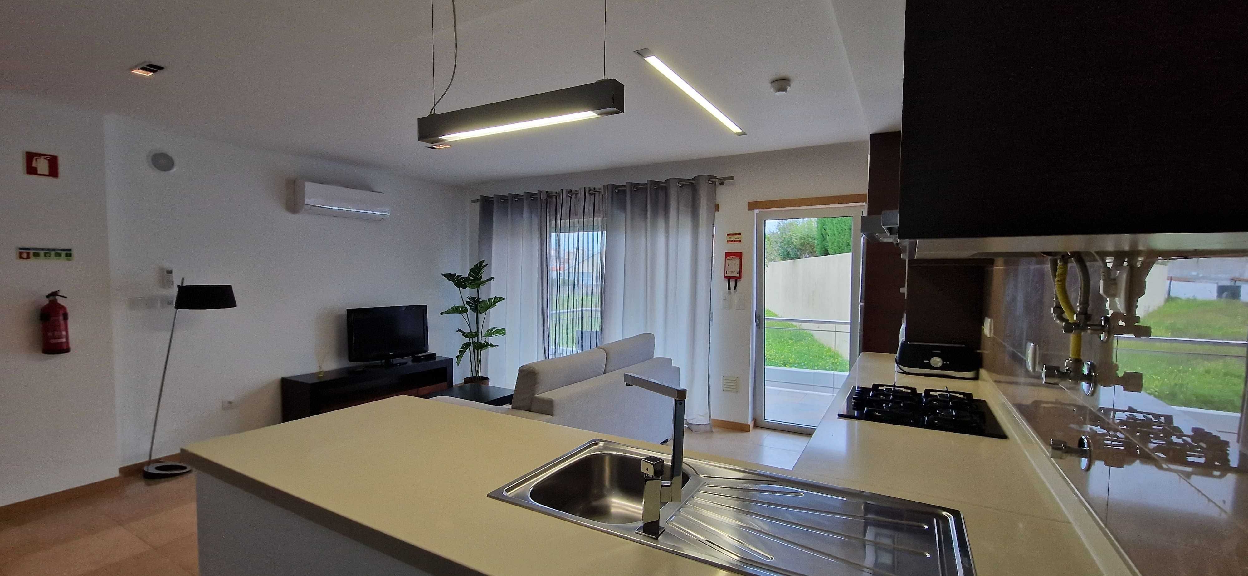 Apartamento T1 para férias com piscina e lugar de garagem São Martinho