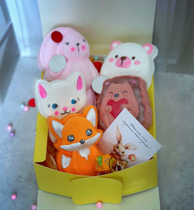 Подарунки для садочка та школи новорічний подарунковий набір