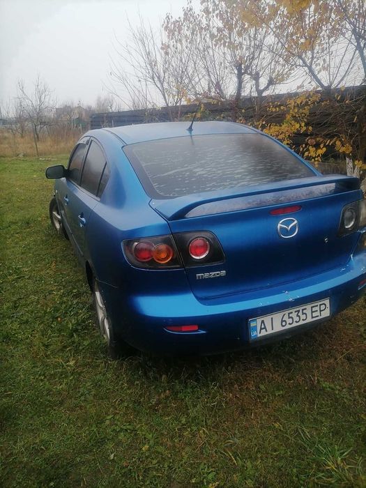 Mazda 3 Машина , водій жінка. Машина не на ходу.