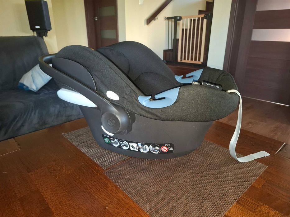 Fotelik Cybex  plus baza