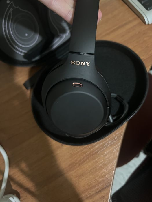 Навушники Sony WH-1000XM4