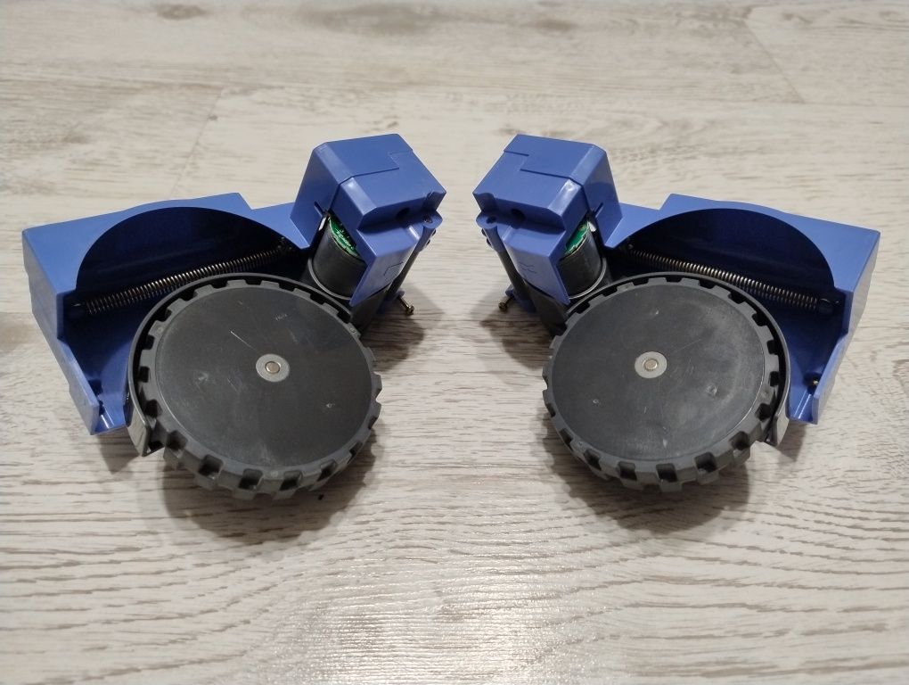 Moduł koła lewego ,L` + Moduł koła prawego ,R` Irobot Roomba 630