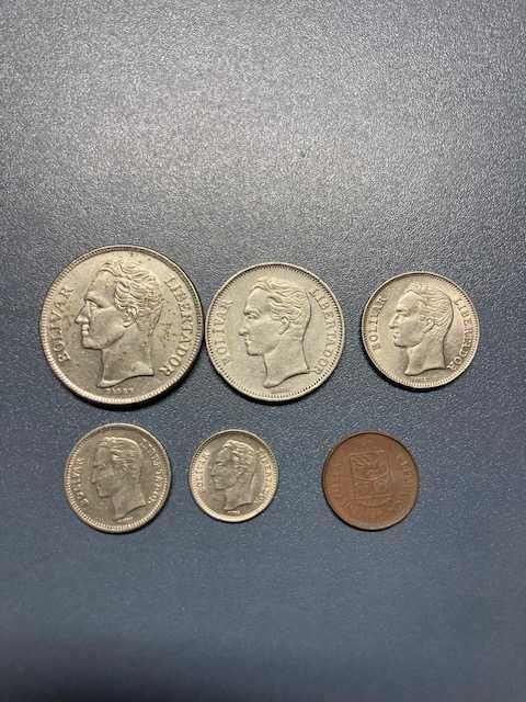 Conjunto de 14 moedas antigas