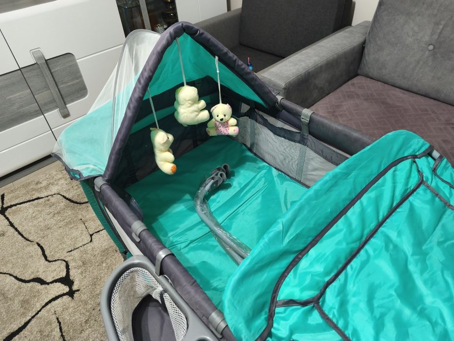 Łóżeczko turystyczne Carello 2w1 z funkcją kołyski