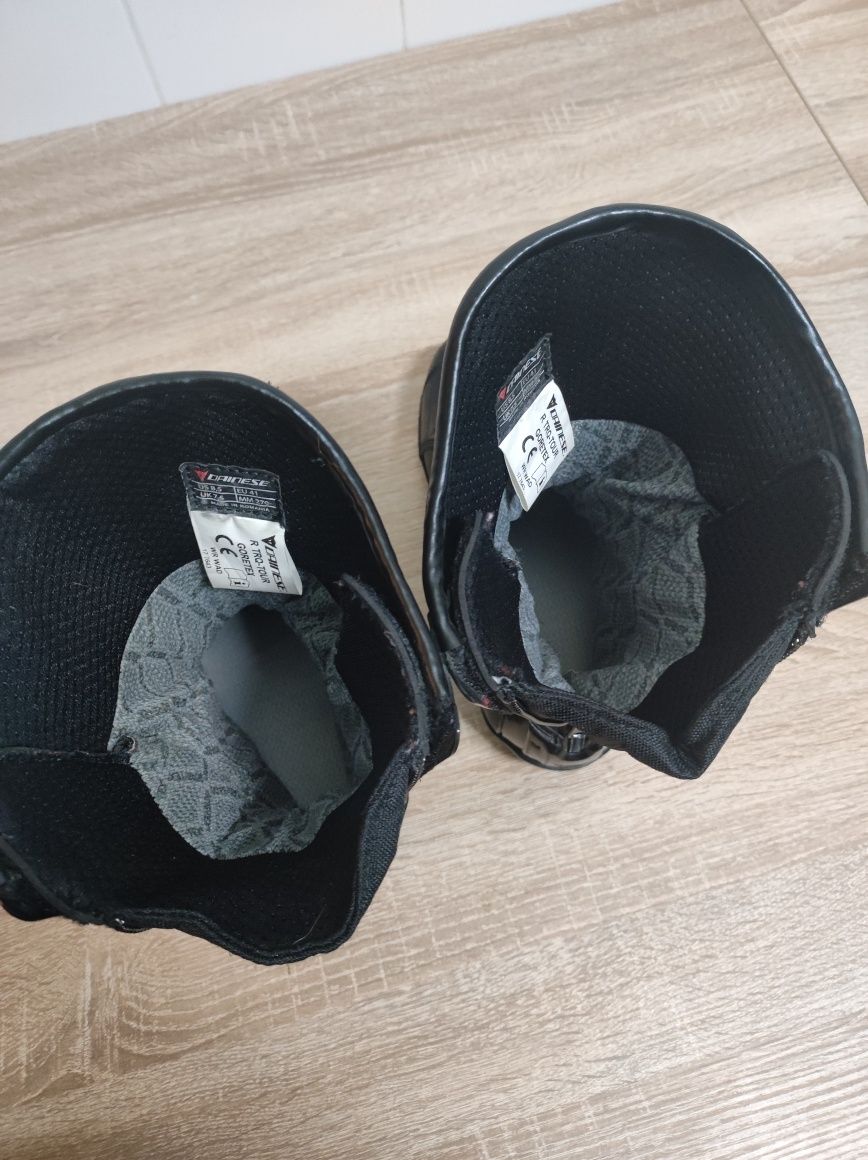 Botas Dainese
Tamanho 41
R TRQ Tour
Goretex 
Excelente estado 
Possibi
