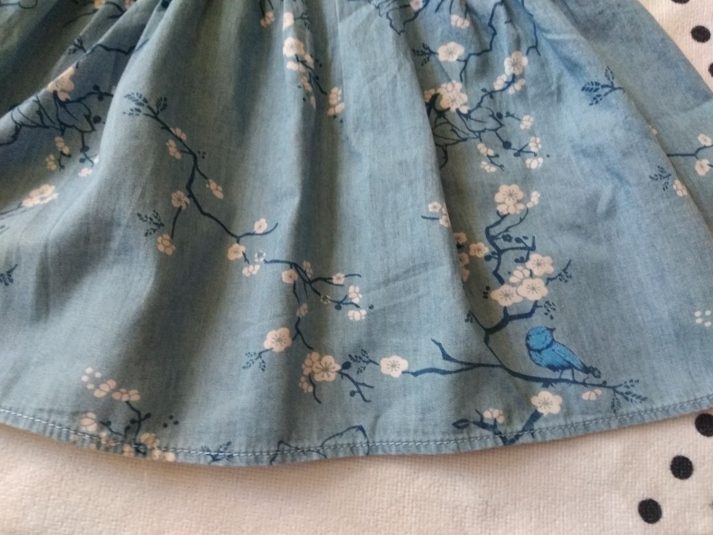 Jeansowa sukienka w kwiaty r. 104 Za-patitos Zara