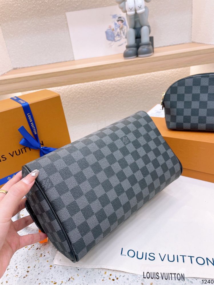 Louis Vuitton Dopp Kit косметичка дорожня чоловіча | жіноча  | несесер