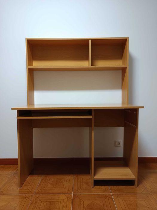 Secretária com Estante Integrada – Excelente Estado