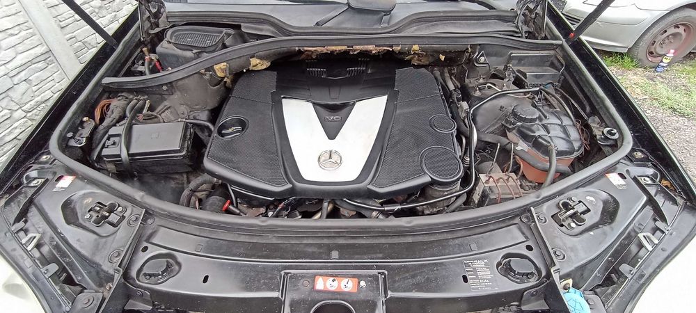 błotnik przód przedni mercedes ml 164 lak c197