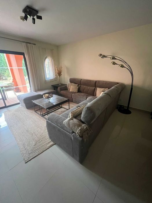 Sofá Seccional Cinzento JOM + 2 Puffs