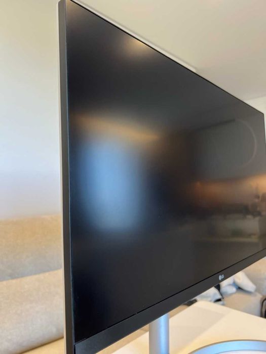 Monitor LG UltraFine 27UK850-W 4k IPS USB-C HDR w doskonałym stanie