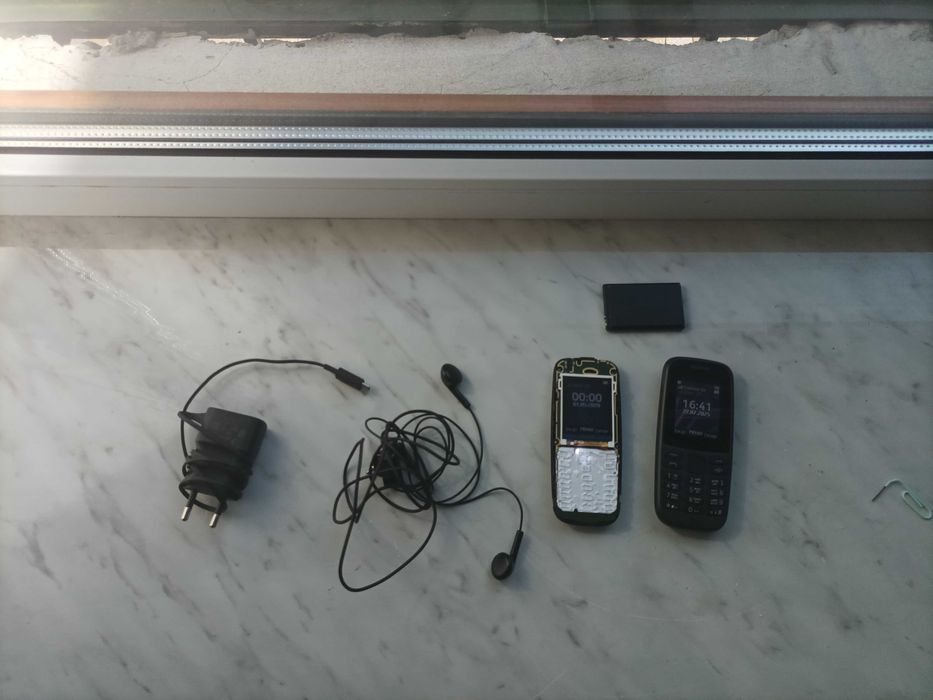 Обмін 2x Nokia 105 з коробкою, 3 акумуляторами, зарядкою і навушниками