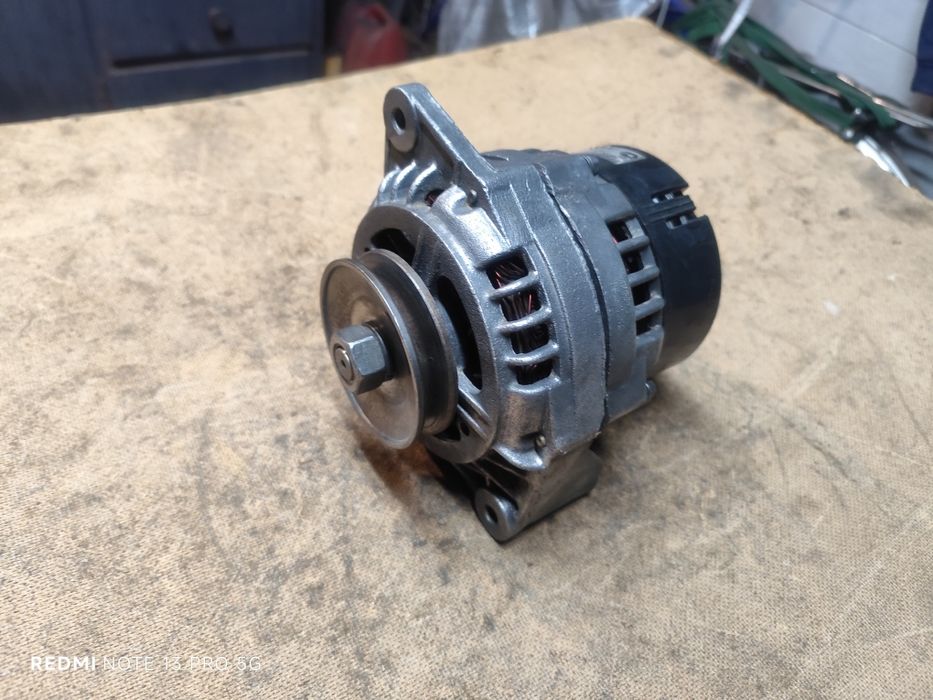 Генератор Ваз 21213,21214,2104,2107 інжектор,нива тайга. Оригінал 80А.