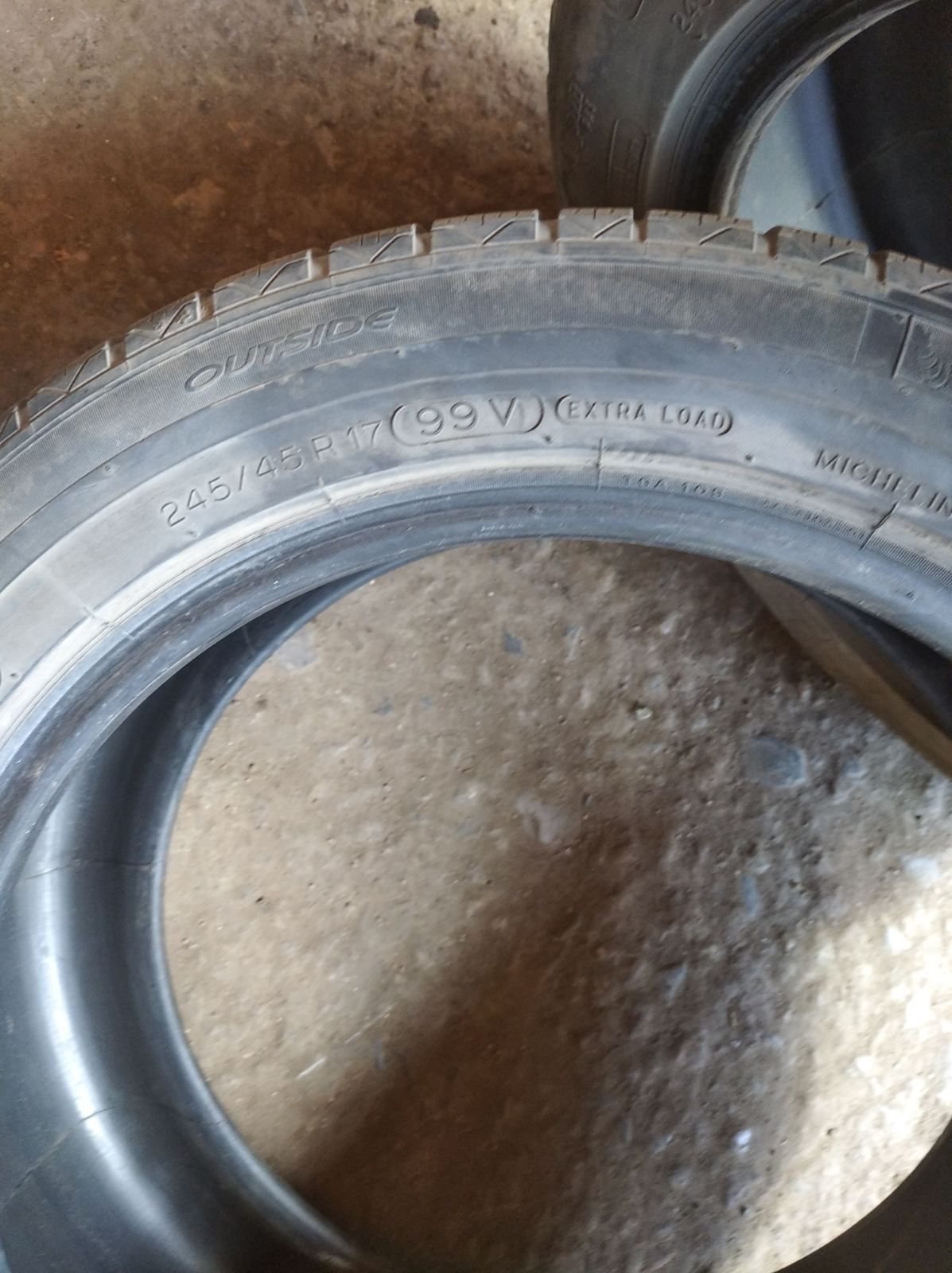 Продам резину Michelin 245/45 R17