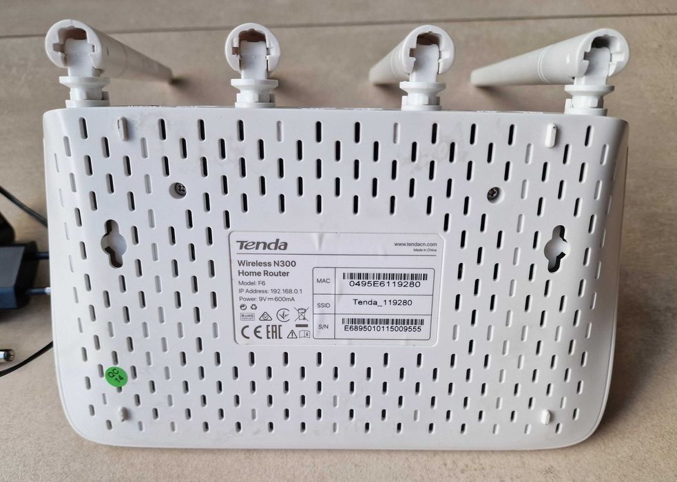 Tenda F6 router WiFi, pasmo 2,4GHz, cztery anteny 4x5dBi, 300Mb/s