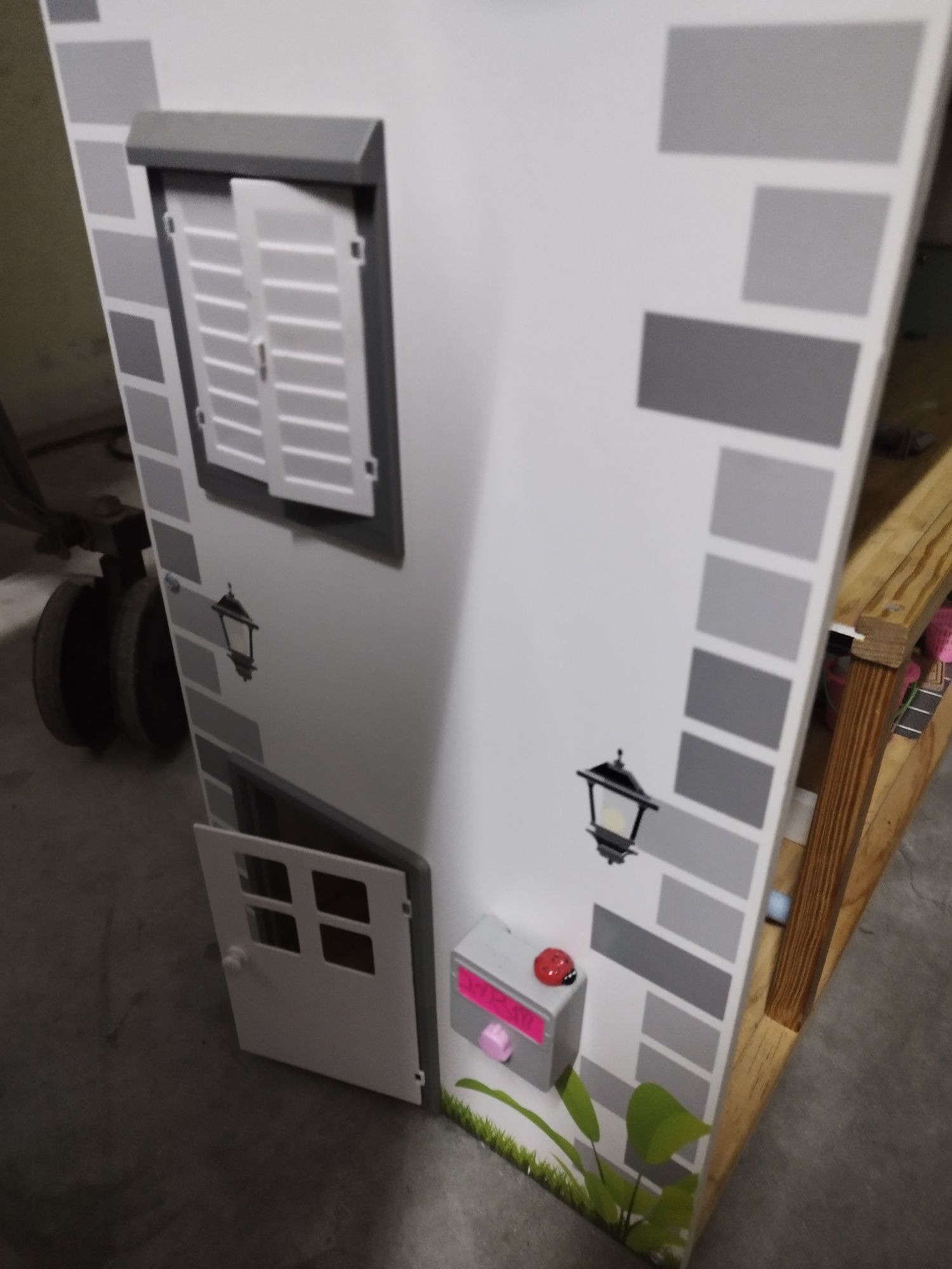 Pack de cozinha e casa de brincar, mais quadro em lousa