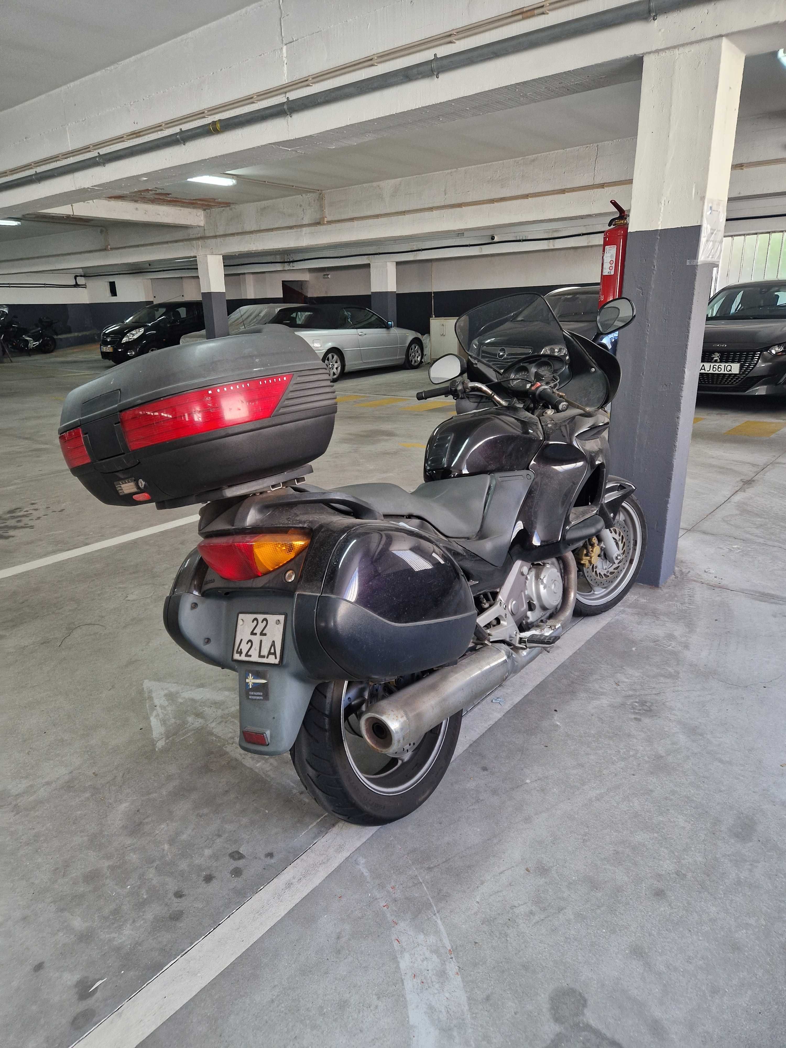 Honda  NT 650 Deauville