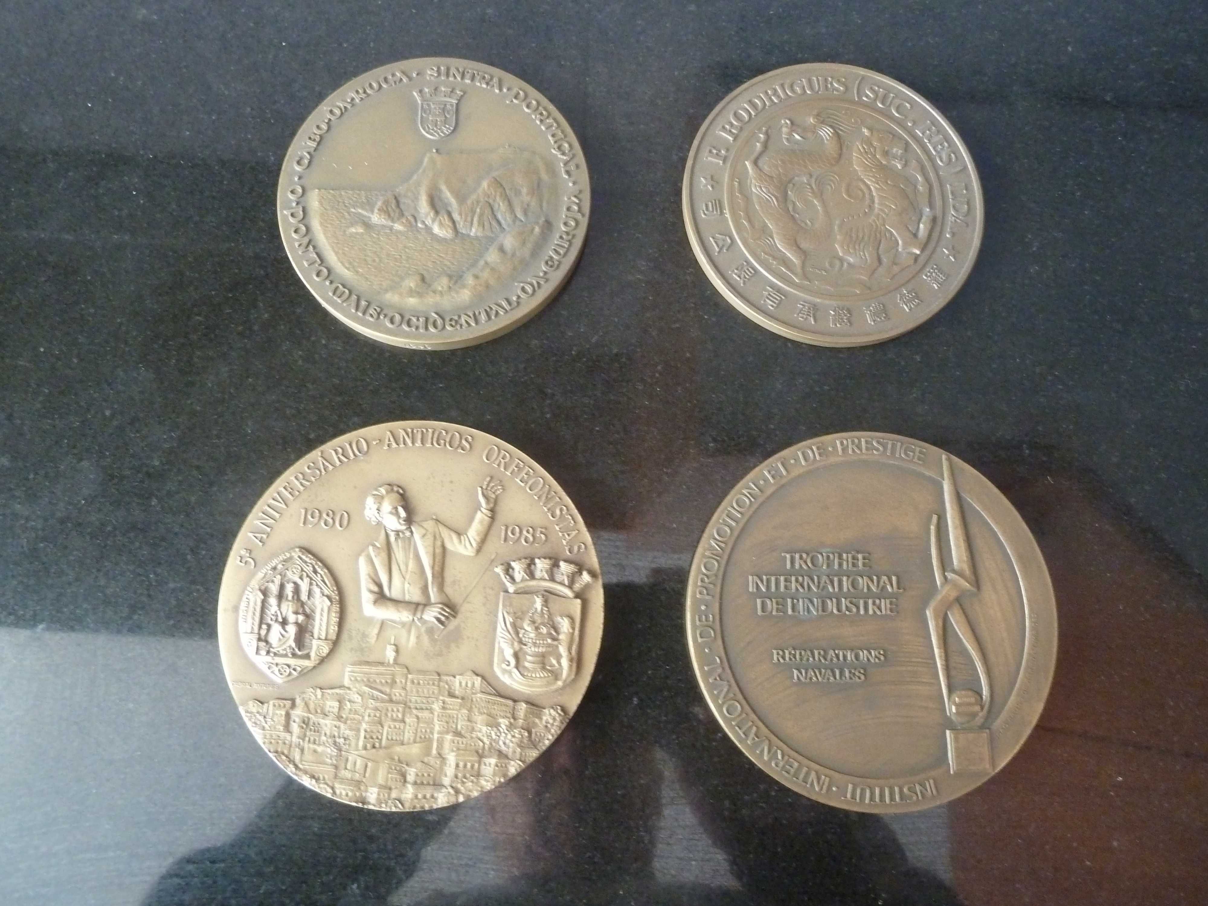 Conjunto de 10 medalhas comemorativas