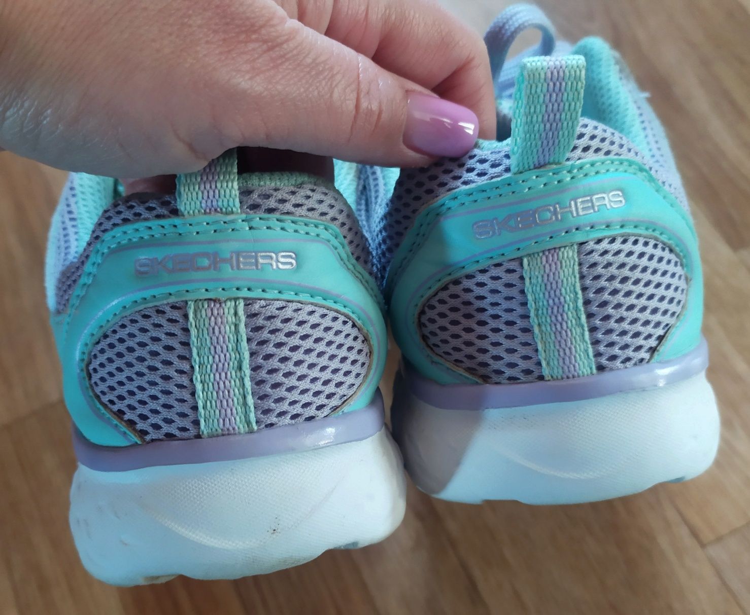 Кросівки Skechers легесенькі для дівчинки