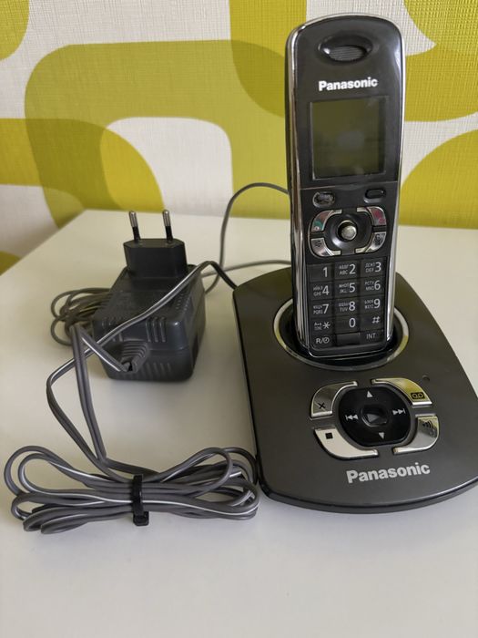 Продам цифровой беспроводной телефон Panasonic KX-TG8321UA