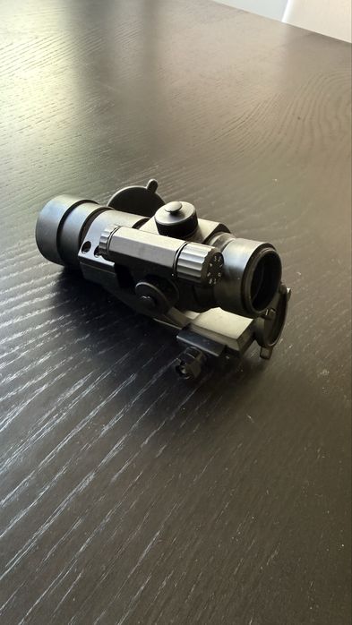Mira Red Dot Swiss Arms – Modelo Militar, com caixa e tampas flip-up