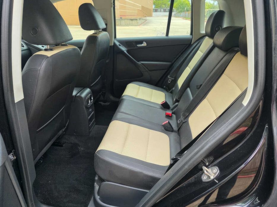 Volkswagen Tiguan      2016