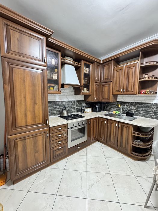 Кухня б/у з технікою