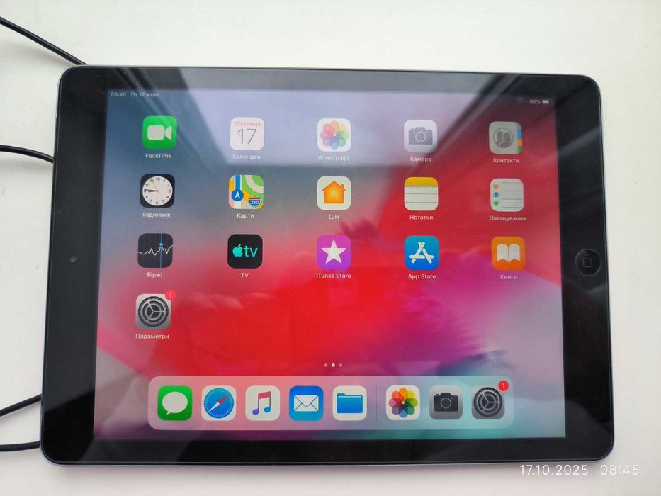 Планшет iPad Air (Wi-Fi + стільниковий зв'язок) / 64 ГБ / MF009LL/A