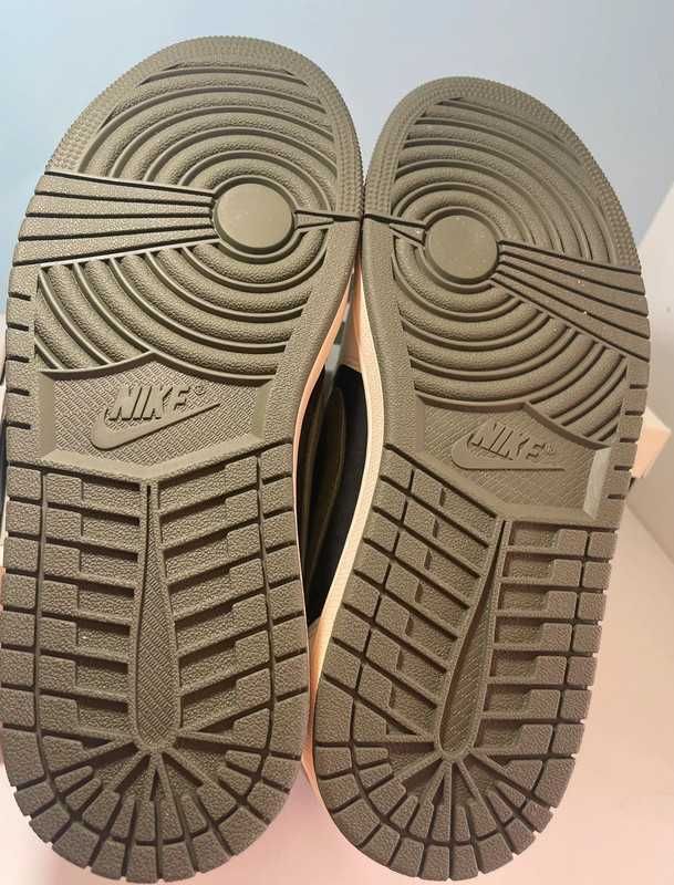 Jordan1RetroLowOGSPTravisScottOlive R39