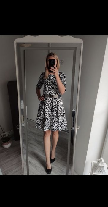 Sukienka biało-czarna ornamenty rozkloszowana XS S 34 36