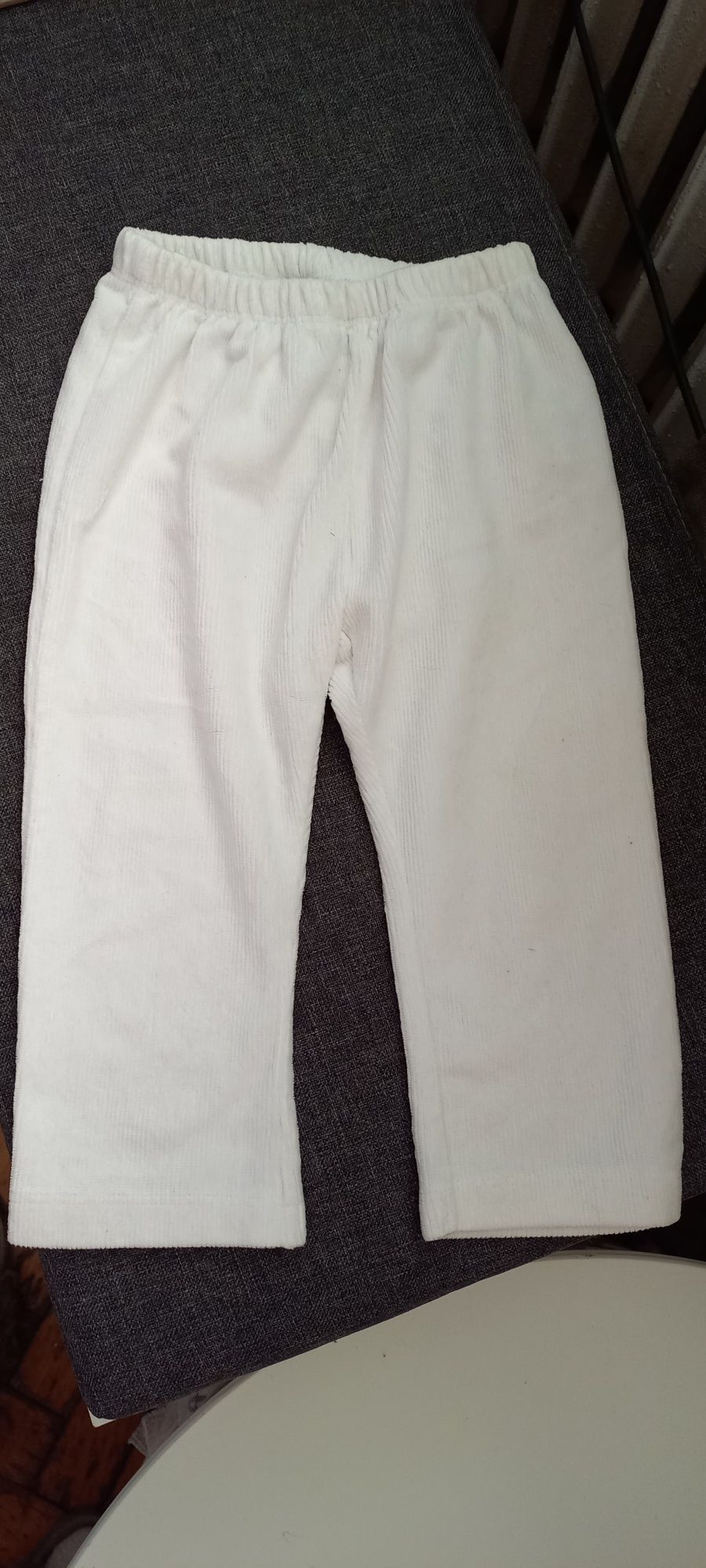 Białe welurowe spodnie,,Zara"