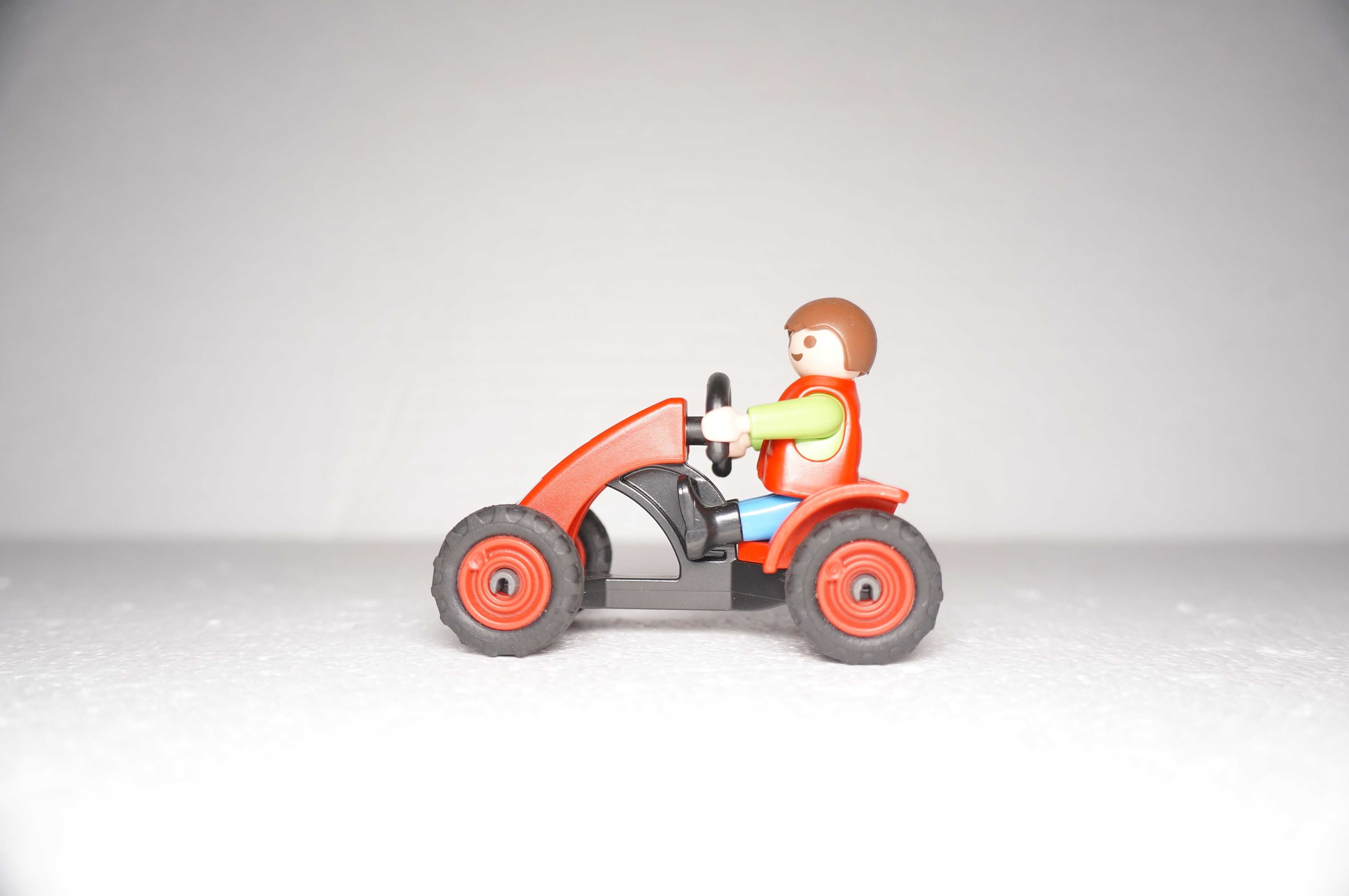 Playmobil m126 Ludziki chłopiec na gokarcie Playmobile
