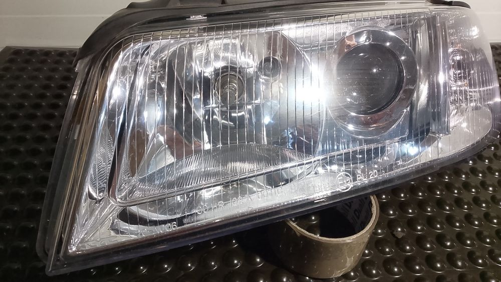 Lampa przód Audi A4 B5 lift Lewa jak nowa TYC