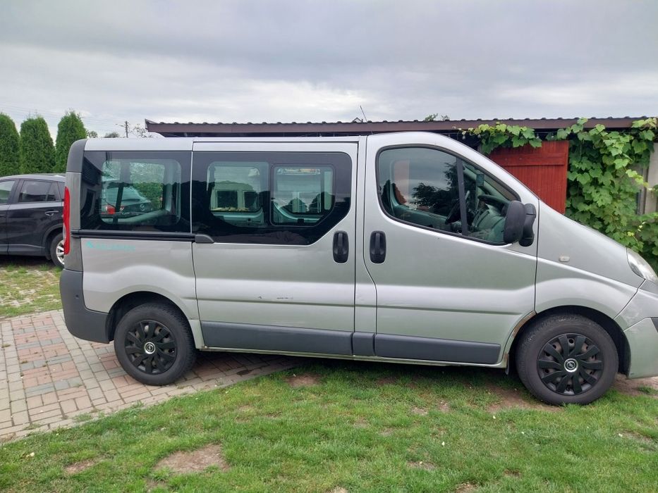 Opel Vivaro 9 osób