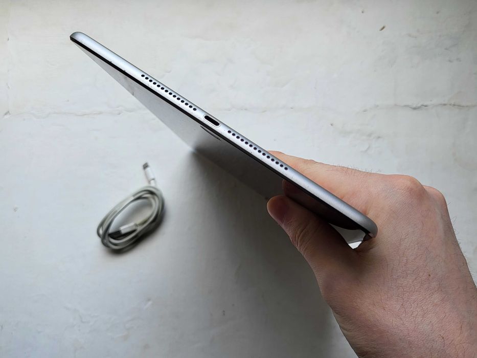 Apple iPad air 2 9.7" 16 ГБ