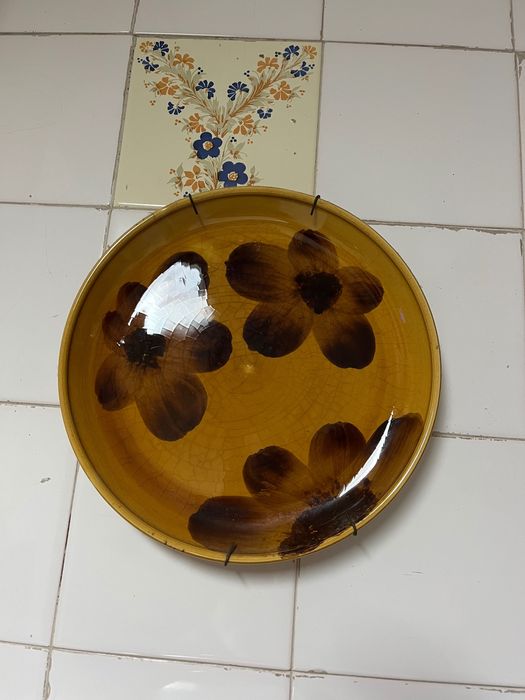 Prato decorativo em loiça