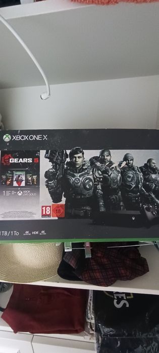 Xbox One x impecável troco por coluna jbl party box ou Samsung note,
