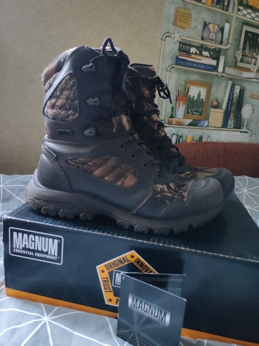 Чоловічі черевики фірми Magnum