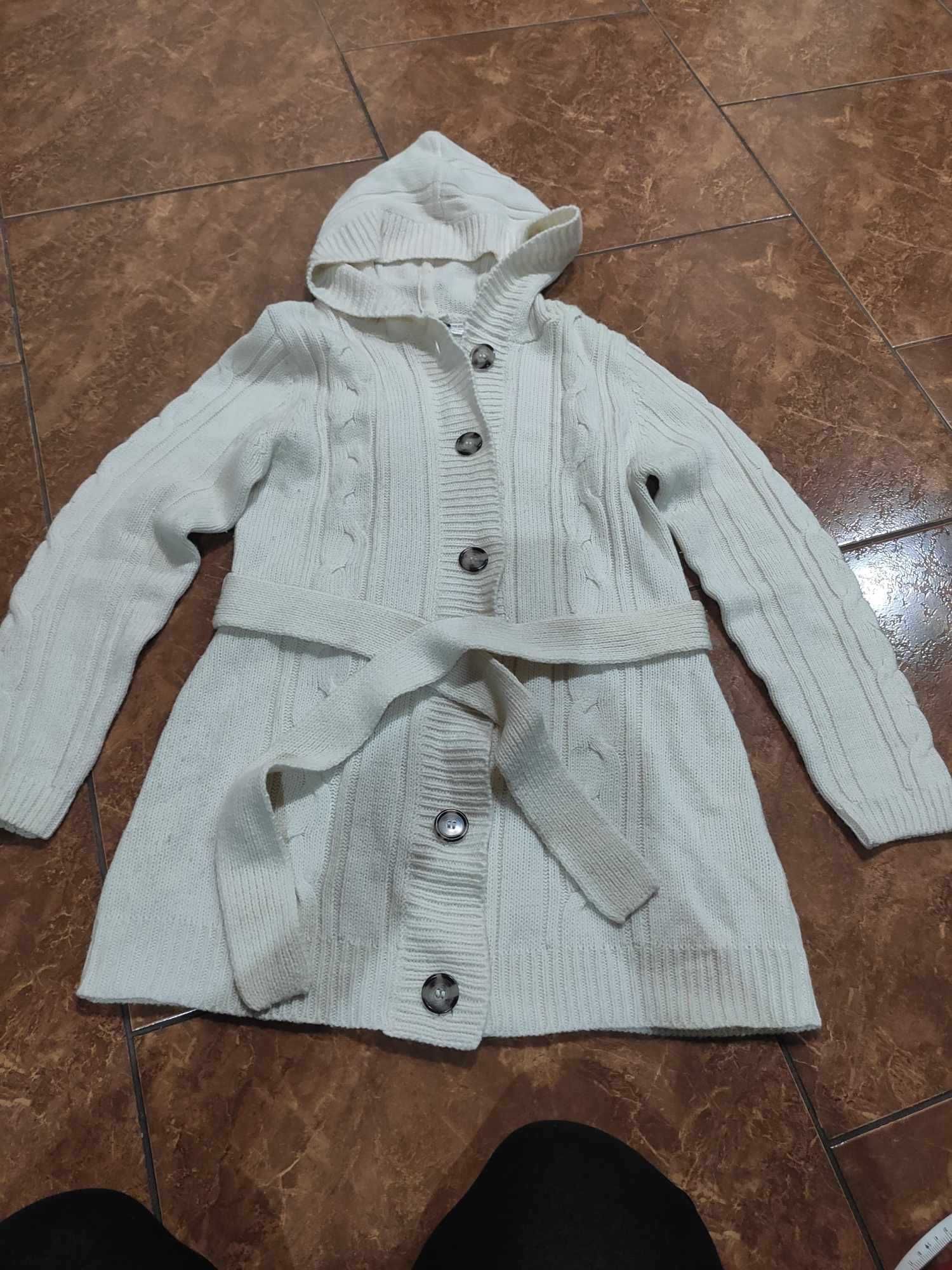 Sweter ecru Esmara