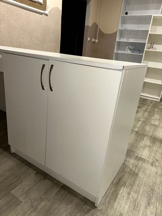 Стіл, тумба, вітрина б/у