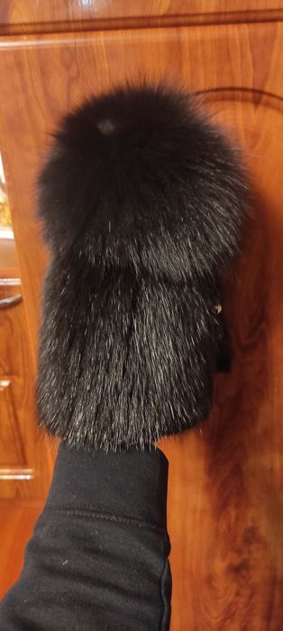 Продам жіночу хутряну шапку