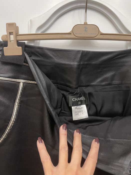 CHANEL piękne spodnie skórzane z lamówkami