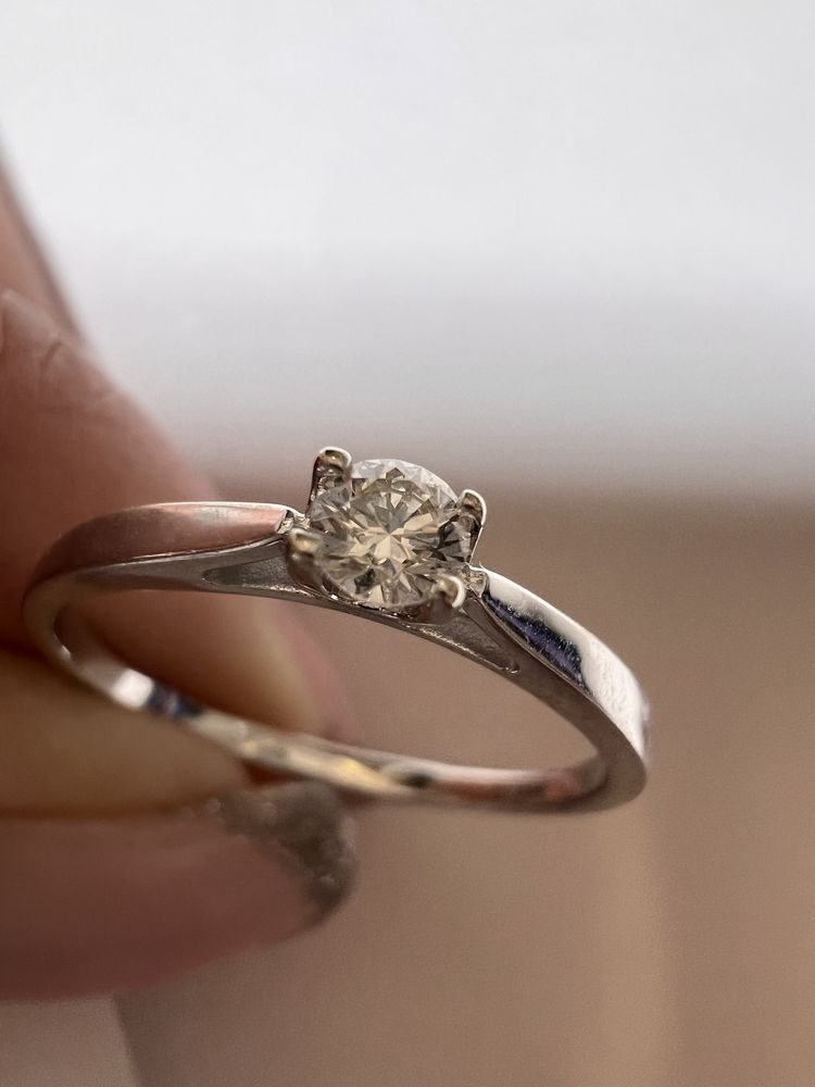 Золотое кольцо с бриллиантом размер 16,5 белое золото 585 проба